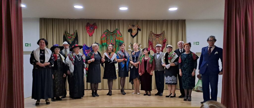 NEVERONYSE KVEPĖJO MĖTOMIS IR PRISIMINIMAIS