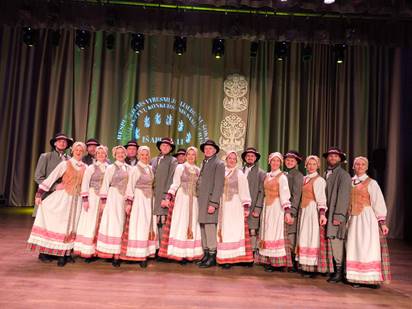 Kauno rajono Ramučių kultūros centro vyresniųjų liaudiškų šokių grupė "Kupolio rožė" buvo išrinkti geriausi ir laimėjo I vietą.