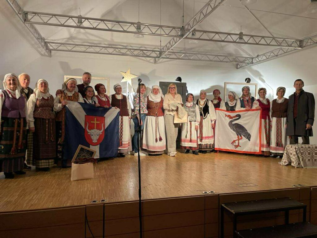 Autentiško folkloro spalvos lietuvių bendruomenėje Liuksemburge