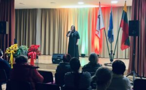 Neveronių laisvalaikio salėje vyko šventinis renginys „Tautos širdis“